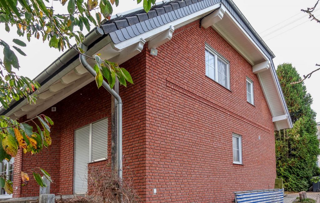 Klinkerriemchen Rubinrot - Hausfassade